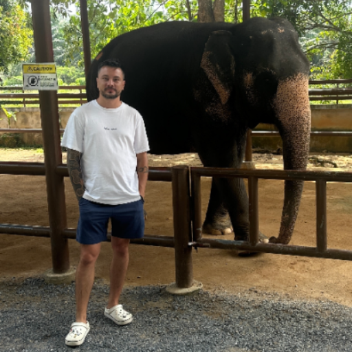 Антон Мирошниченко