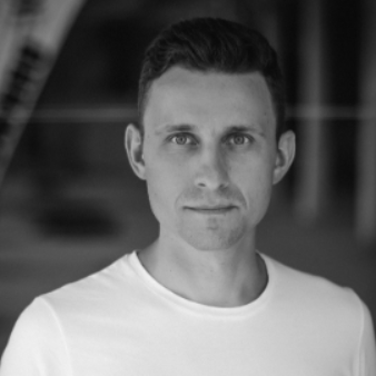 Евгений Комаров