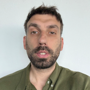 Владимир Титов