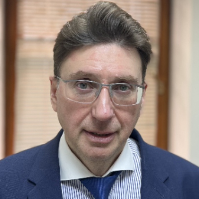 Сергей Артамонов