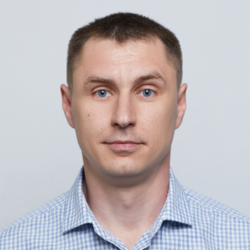 Роман Олейник