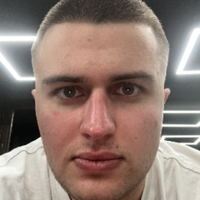 Максим Петров