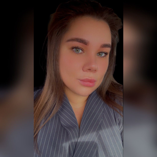 Лена Ястребова